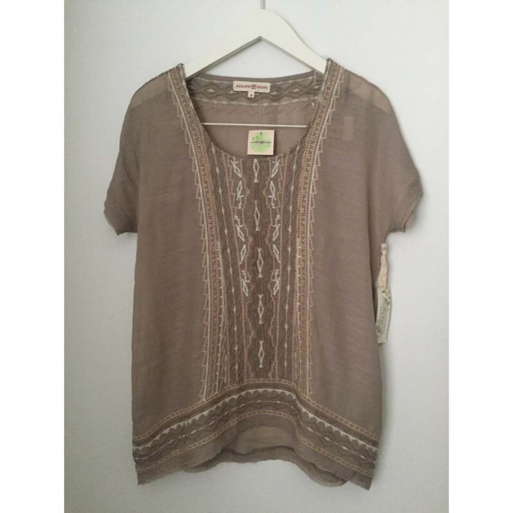 💎SOLD OUT💎 Altar’d State_ NWT. Embroidered Tunic